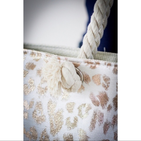 ๐2xHost Pick Rose Gold Leopard Canvas Tote - Picture 2 of 5